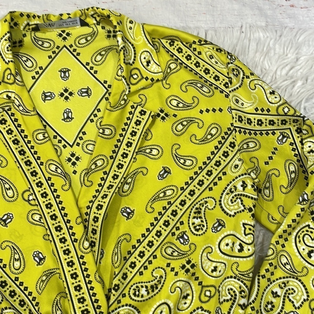 Zara Bloggers Favorite Bandana Yellow Patterned Twist Front Crop Blouse - Picture 10 of 11